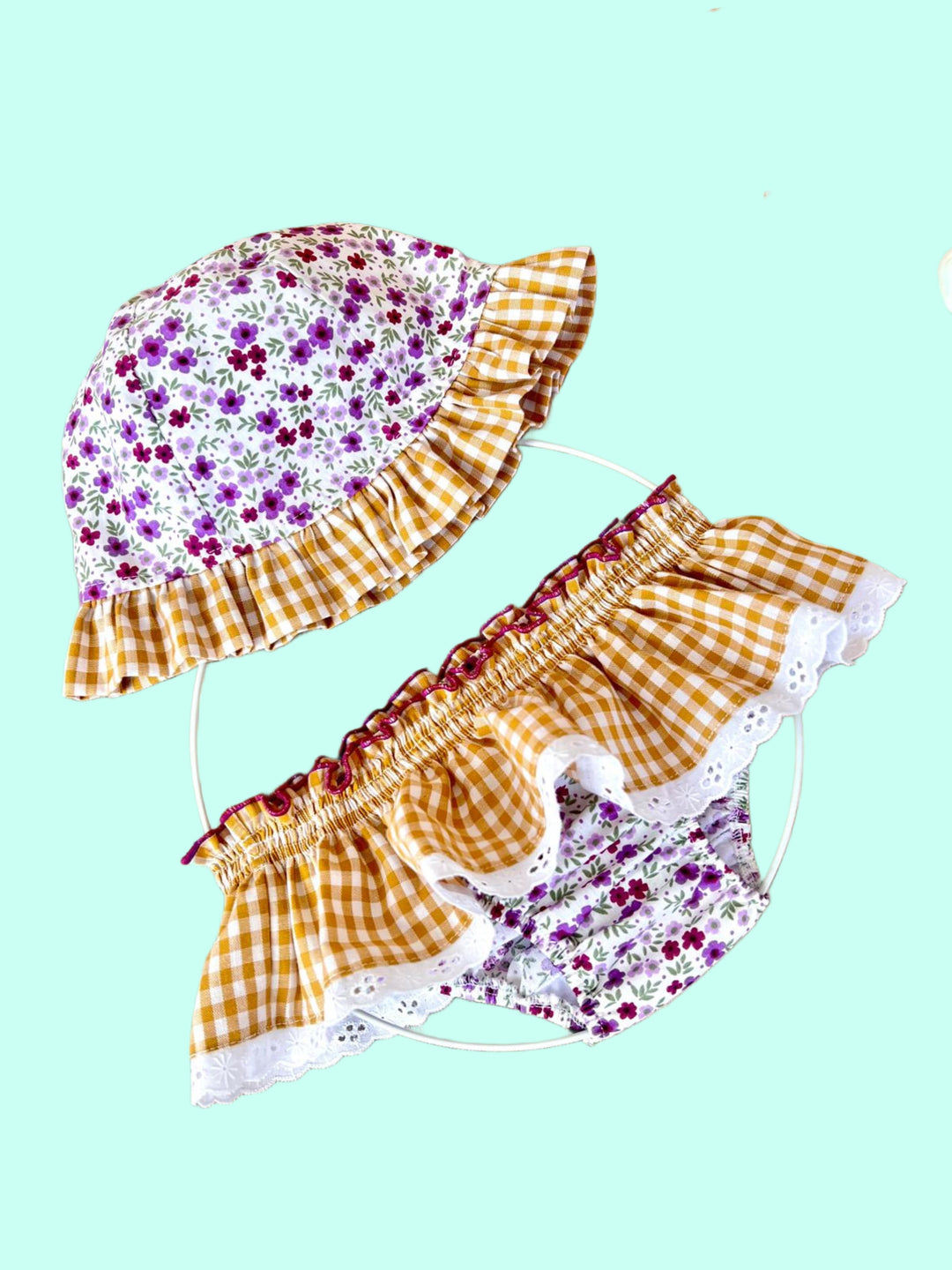 Cappellino a fiori
