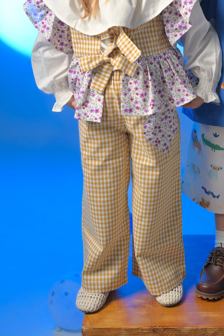 Ruffled floral gilet